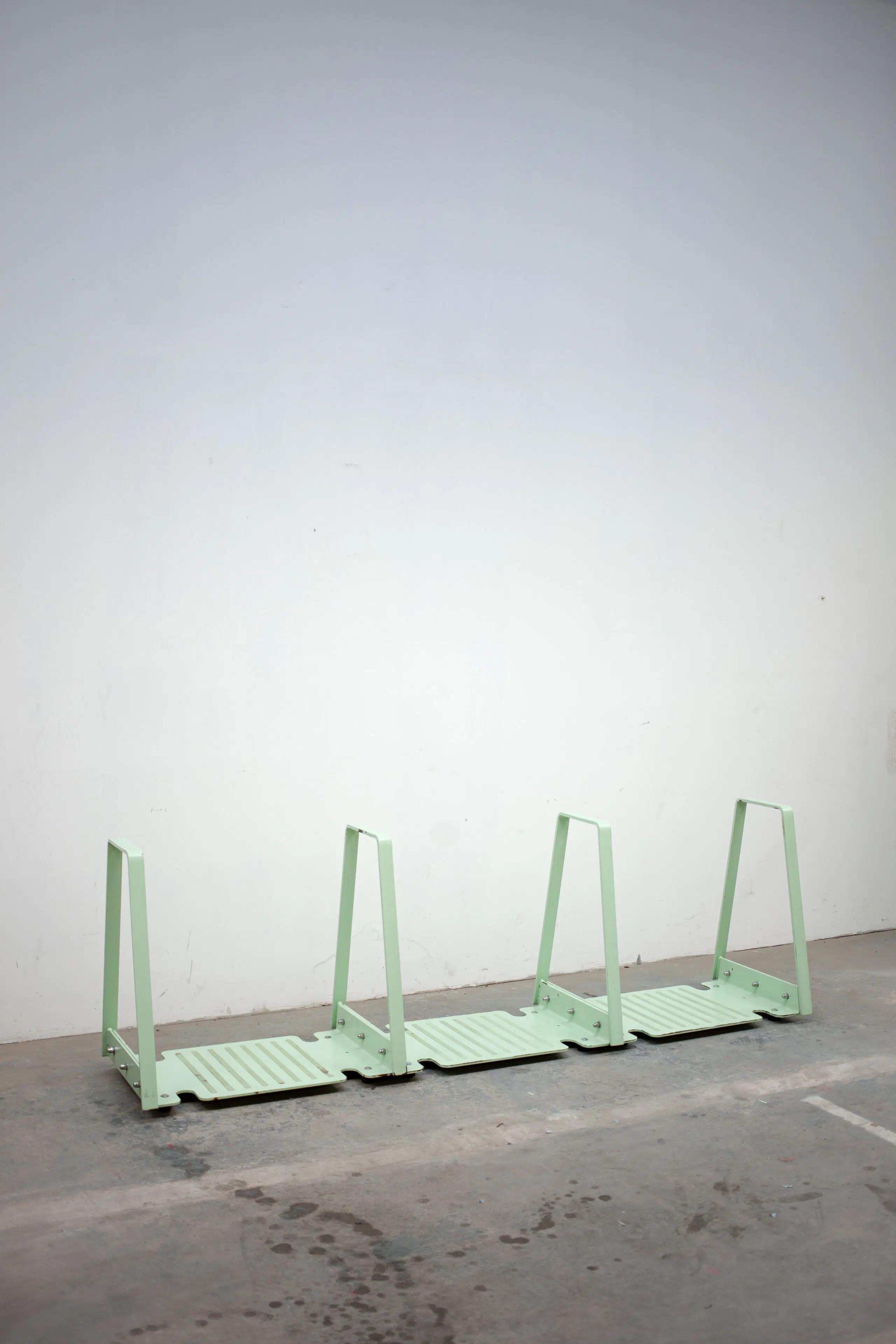 Modularer Radständer mit 4 Bügeln (mehrere Einheiten auf Lager) – Bild 2
